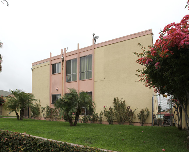 3154 Imperial Ave in San Diego, CA - Foto de edificio - Building Photo