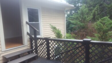 70 N Whitney St, Unit C in Amherst, MA - Building Photo - Building Photo