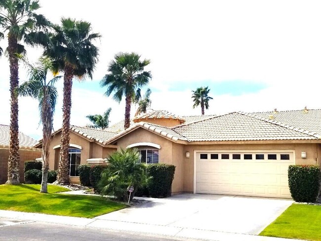 43875 Liberty St in Indio, CA - Foto de edificio - Building Photo