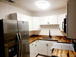 207 Hart Dr in Pensacola, FL - Building Photo - Building Photo