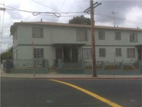 3800 Clinton St in Los Angeles, CA - Building Photo - Building Photo