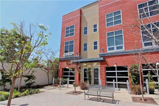 property at 665 Poinsettia St N