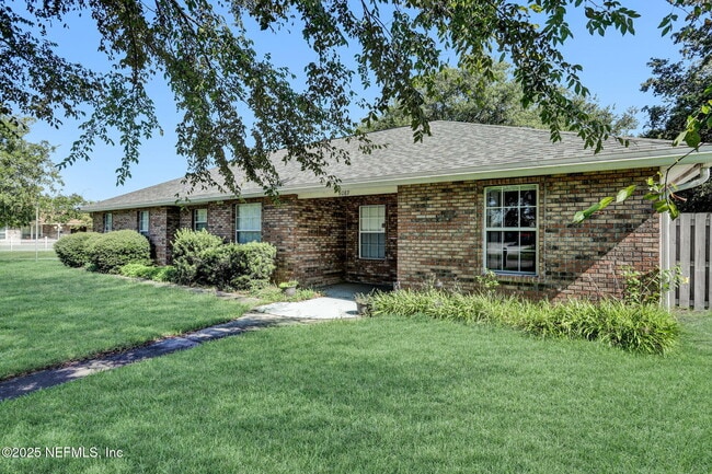 8089 Springtree Road in Jacksonville, FL - Building Photo - Building Photo