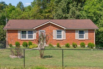 809 Pollard Rd in Clarksville, TN - Building Photo - Building Photo