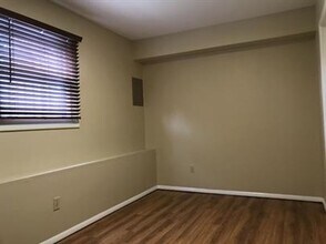 2127 Ivy Ct in Champaign, IL - Building Photo - Building Photo