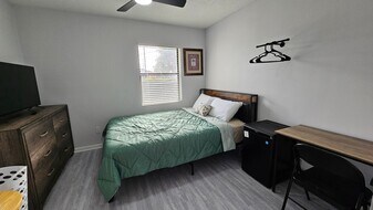 10950 Fernando St in Orlando, FL - Building Photo