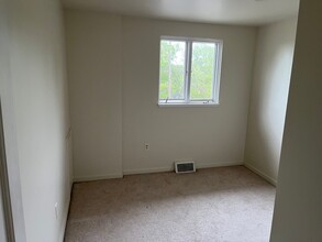 1000 Pine Ave, Unit Golf Course Apartment in Pittsburgh, PA - Foto de edificio - Building Photo