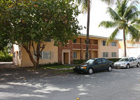 126 Sidonia Ave in Coral Gables, FL - Foto de edificio - Building Photo