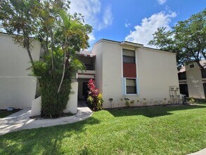 20075 NE 3rd Ct in Miami Gardens, FL - Building Photo - Building Photo