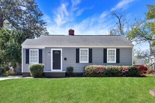 2215 Greenwood St in Savannah, GA - Building Photo