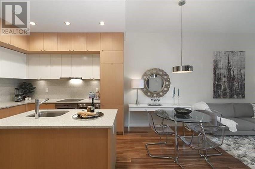 1205-1205 Howe St in Vancouver, BC - Building Photo