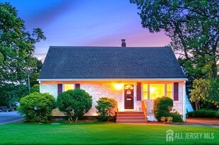 58 Rose St in Edison, NJ - Building Photo