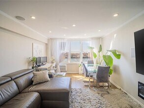 1625 Emmons Ave in Brooklyn, NY - Building Photo - Building Photo