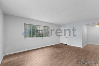 4561 Ashcroft Ave in Sacramento, CA - Building Photo - Building Photo