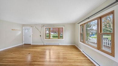 145 SE Glencoe St in Oak Harbor, WA - Building Photo - Building Photo