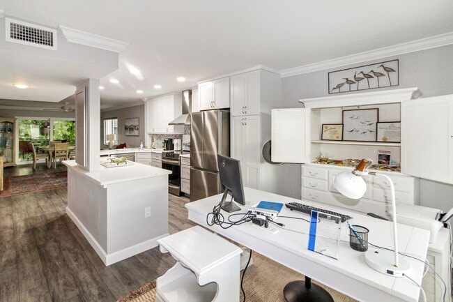 270 Santa Maria St in Venice, FL - Building Photo - Building Photo