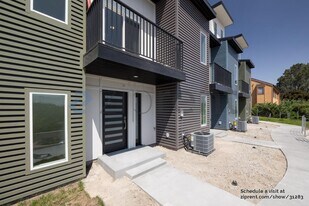 2087 S El Camino Real in Oceanside, CA - Building Photo