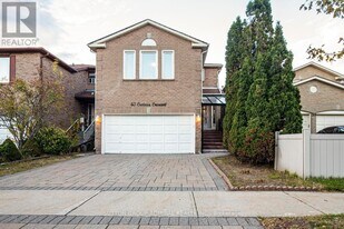 63 Croteau Crescent in Vaughan, ON - Building Photo