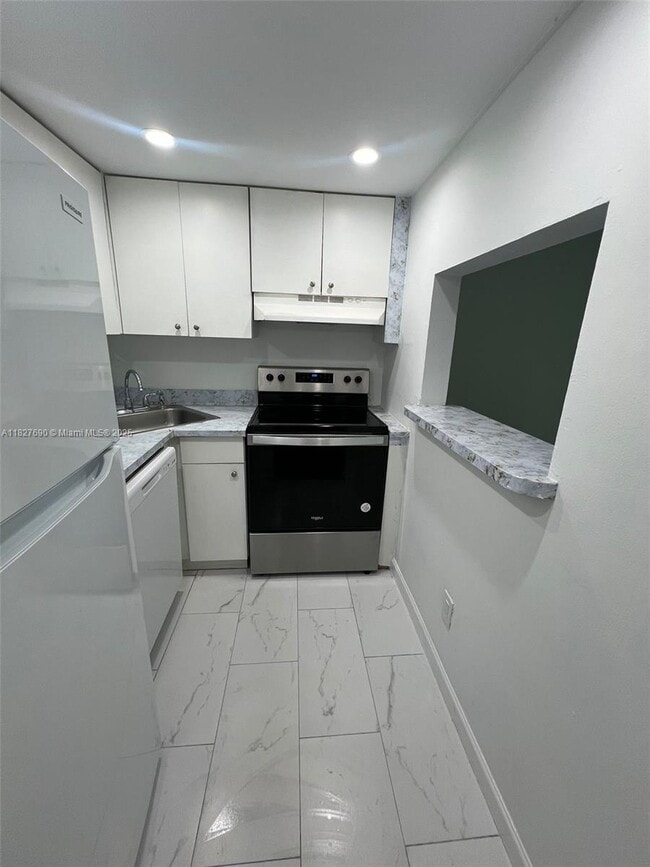 property at 201 SE 6th Ave