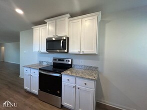 208 Silvercrest Ln in Jarrell, TX - Building Photo - Building Photo