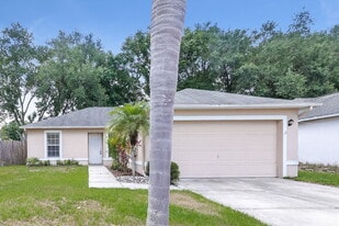 4209 Natchez Trace Dr in St. Cloud, FL - Building Photo