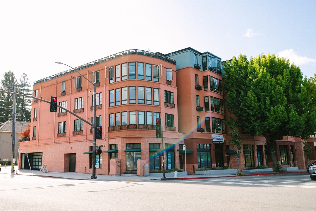 Telegraph Apartments in Berkeley, CA - Foto de edificio