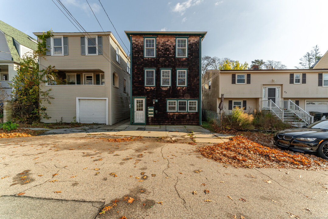 47 Stuart Ave in New London, CT - Building Photo