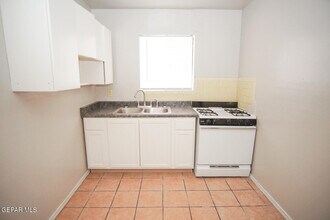 4031 Thomason Ave in El Paso, TX - Building Photo - Building Photo