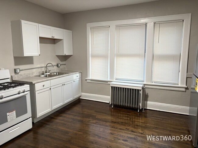 property at 4011 Elm St