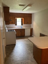 9590 Gardner St in Beaumont, TX - Building Photo - Building Photo