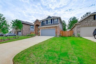 226 Crest Edge St in Montgomery, TX - Building Photo - Building Photo