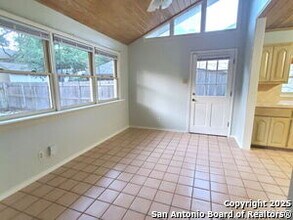 2807 Bee Cave St in San Antonio, TX - Building Photo - Building Photo