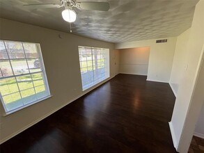 3351 Navajo Pl in Dallas, TX - Building Photo - Building Photo