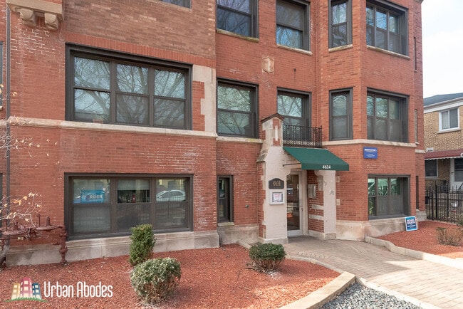 4614 Paulina N St, Unit 402