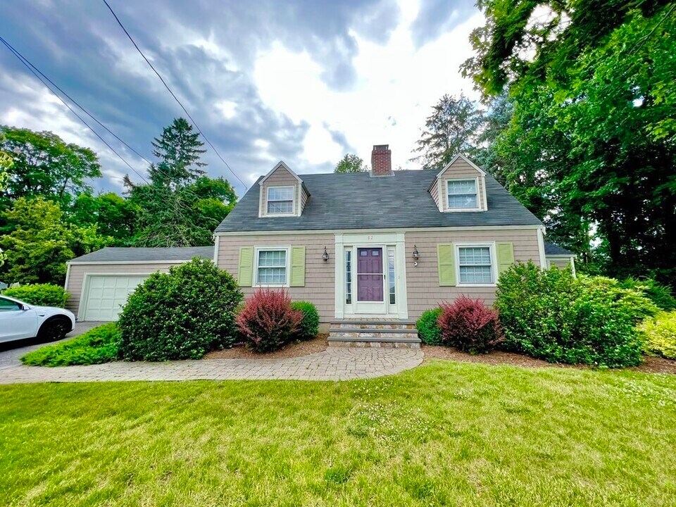 82 Mount Vernon Rd W in Weymouth, MA - Building Photo