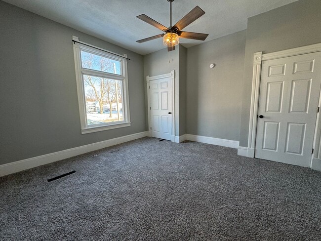 934 Jefferson St in Quincy, IL - Building Photo - Building Photo