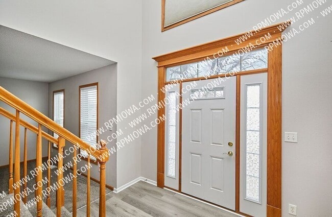 1913 NW Pleasant St in Ankeny, IA - Building Photo - Building Photo