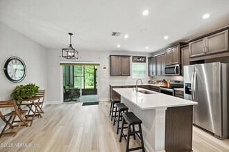 12073 Calvesta St in Jacksonville, FL - Building Photo - Building Photo