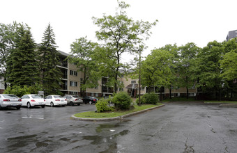 2805-2889 Cedarwood Dr in Ottawa, ON - Building Photo - Building Photo