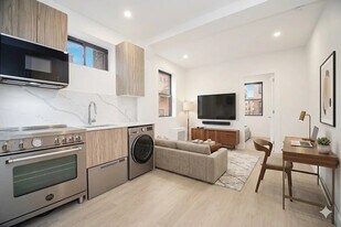 138 E 38th St, Unit 11E in New York, NY - Building Photo