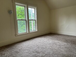 337 W Biddle St in Jackson, MI - Building Photo - Building Photo