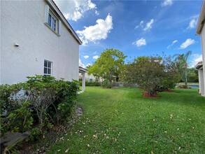 1647 Sandpiper Cir in Weston, FL - Building Photo - Building Photo