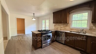 23 Thomas Crossing Dr in Newnan, GA - Building Photo - Building Photo