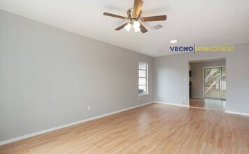 435 W Bedford Ave in San Antonio, TX - Building Photo - Building Photo