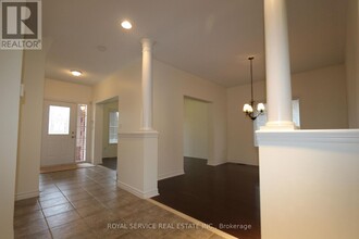 10 Don Morris Ct in Bowmanville, ON - Building Photo - Building Photo