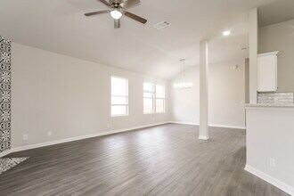 407 Clarks Way in Hutto, TX - Building Photo - Building Photo