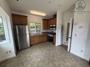 180 Central Ave in Pacific Grove, CA - Building Photo - Building Photo