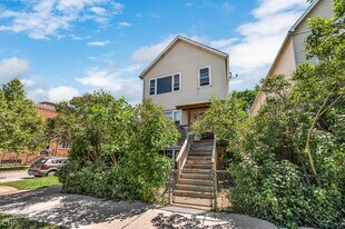 2457 N Rockwell St in Chicago, IL - Building Photo