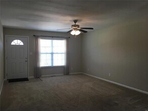 1310 Villa Verde Ct, Unit 1310 in Greenville, IL - Building Photo - Building Photo