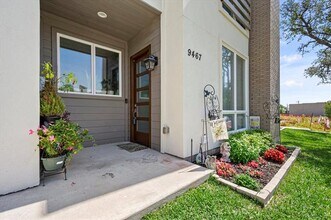 9467 Timberleaf Dr in Dallas, TX - Foto de edificio - Building Photo